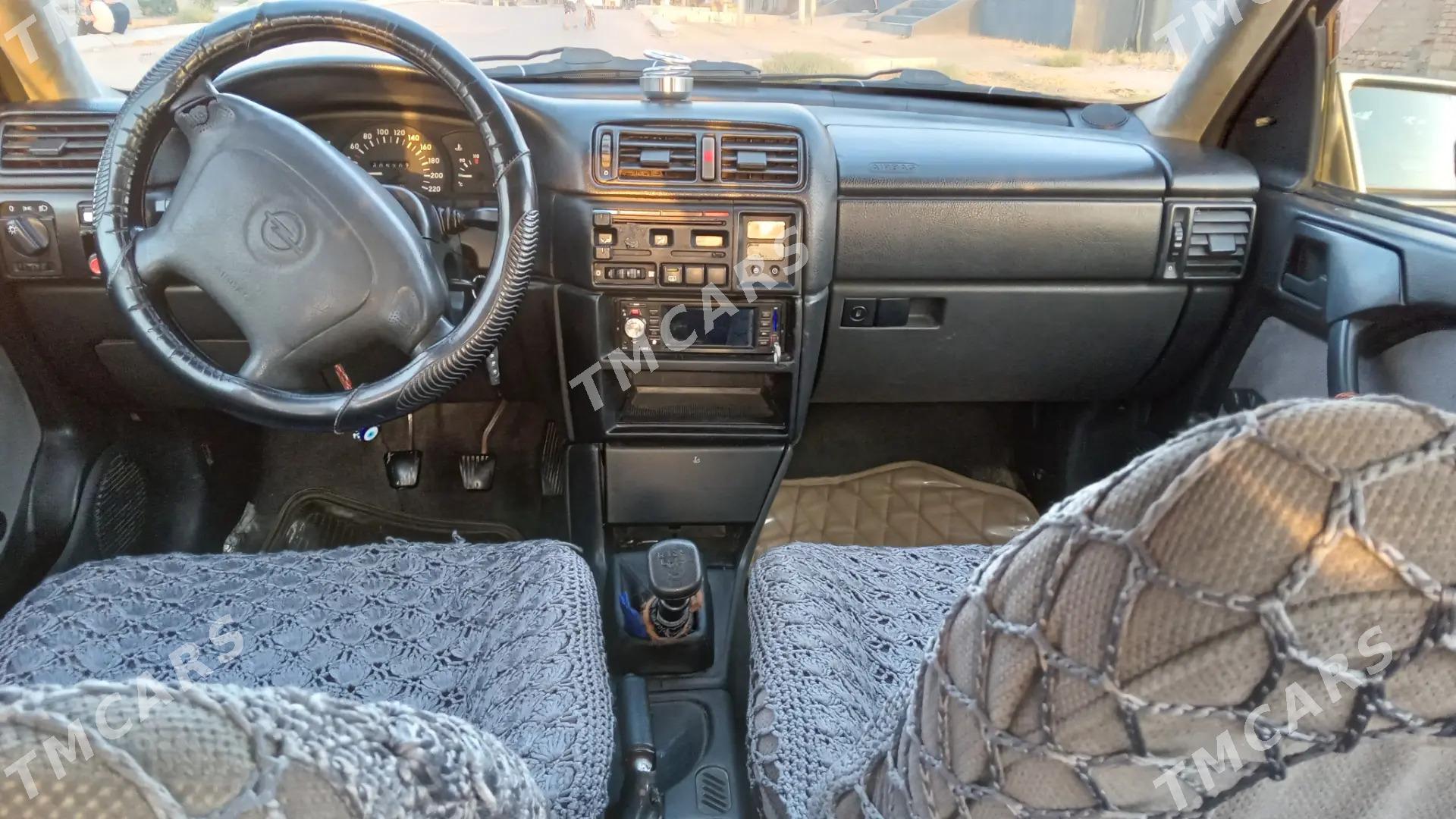 Opel Vectra 1995 - 44 000 TMT - Берекет - img 4