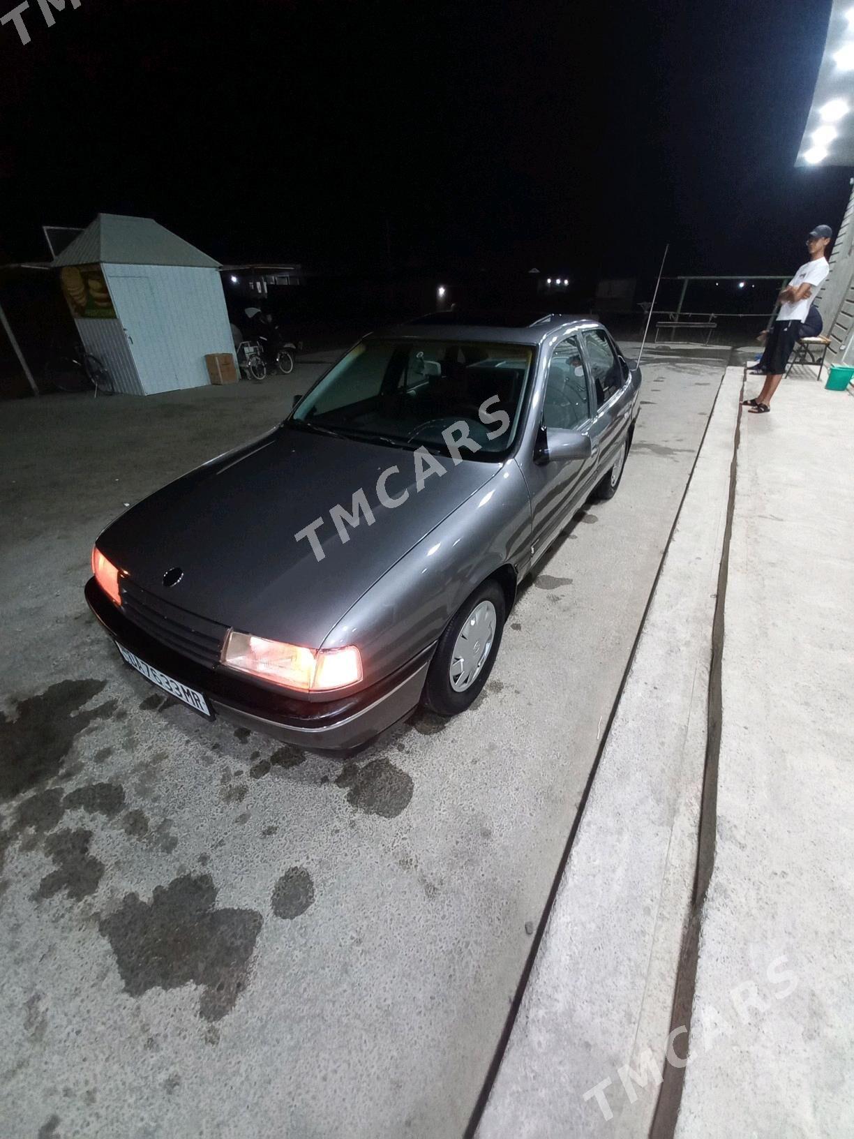 Opel Vectra 1990 - 29 000 TMT - Mary - img 2