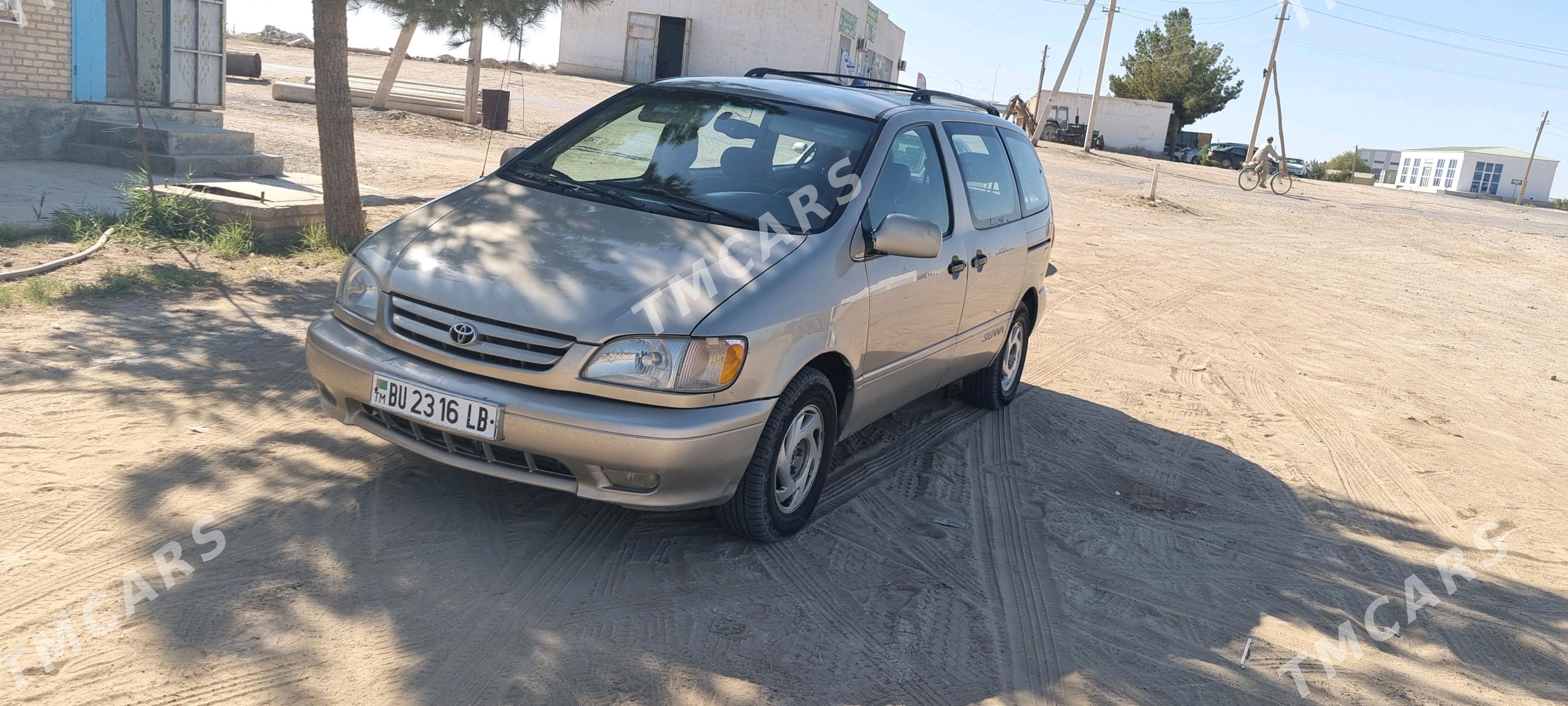 Toyota Sienna 2001 - 160 000 TMT - Ходжамбаз - img 2