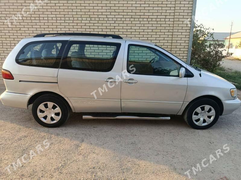 Toyota Sienna 1999 - 120 000 TMT - Мары - img 3