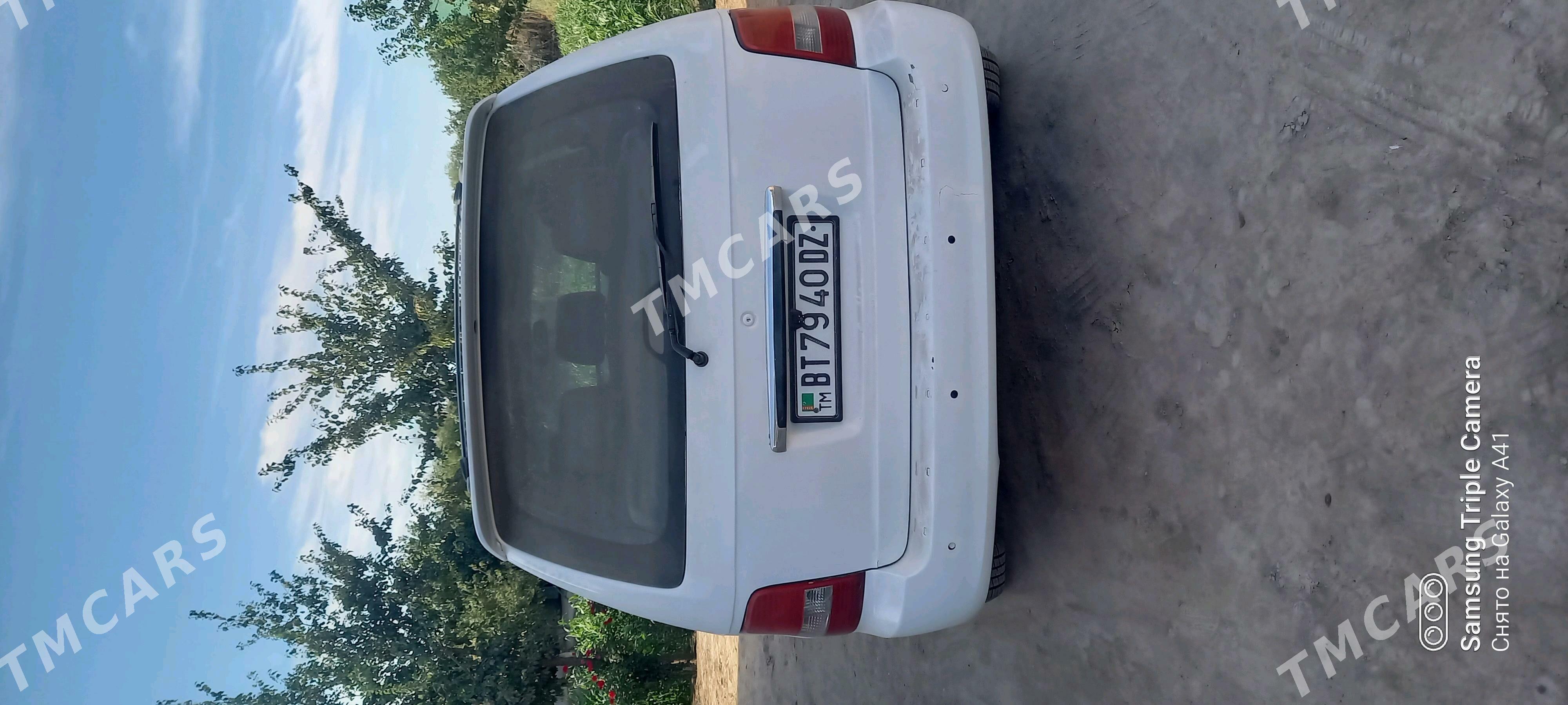 Kia Carnival 2001 - 75 000 TMT - Акдепе - img 4