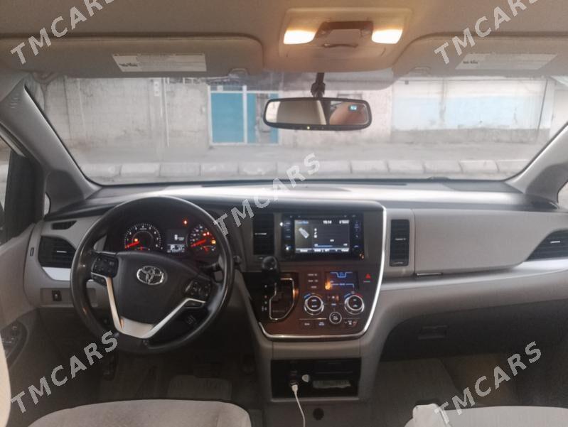 Toyota Sienna 2017 - 355 000 TMT - Ашхабад - img 2