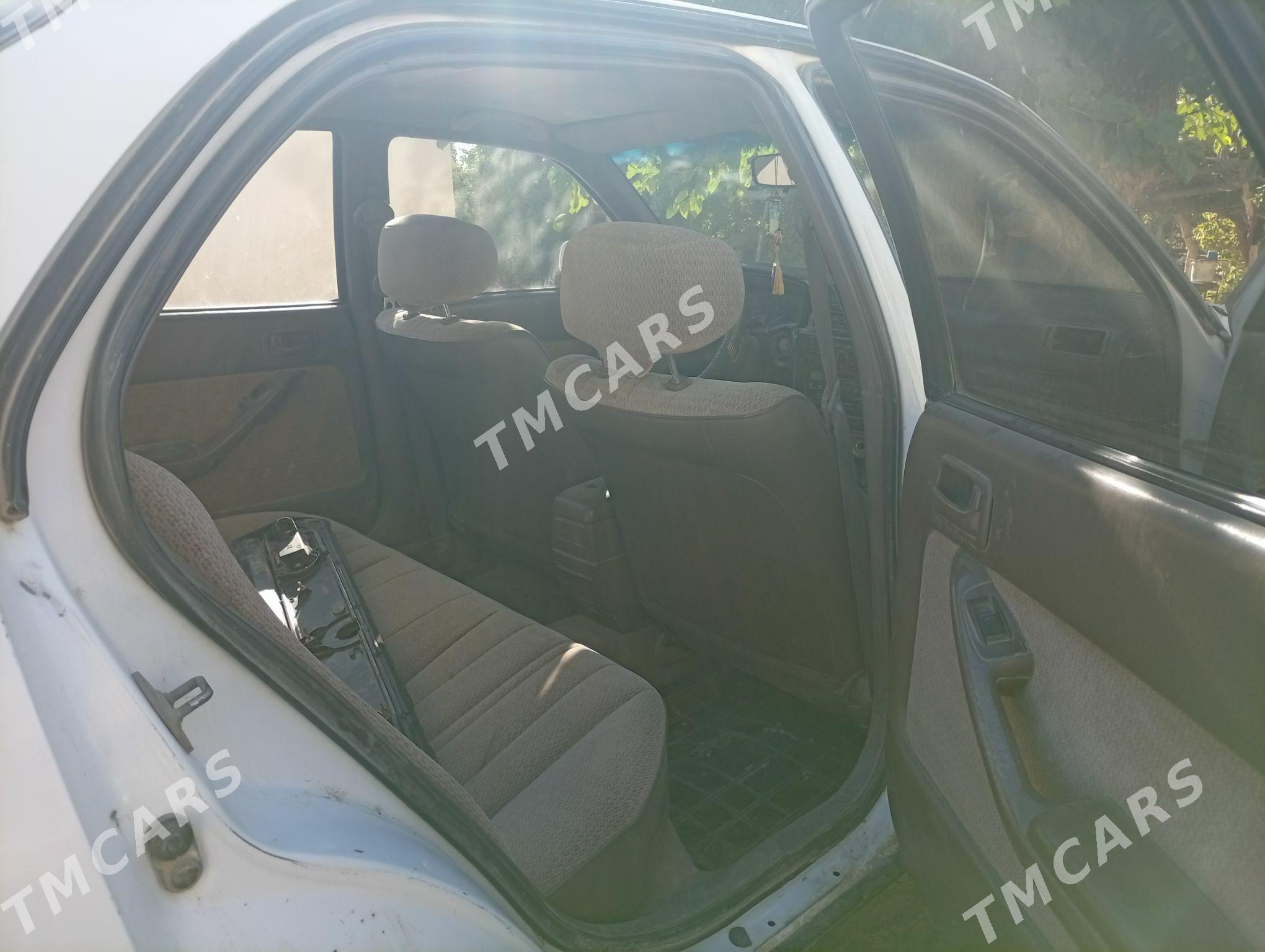 Toyota Camry 1993 - 40 000 TMT - Saýat - img 4