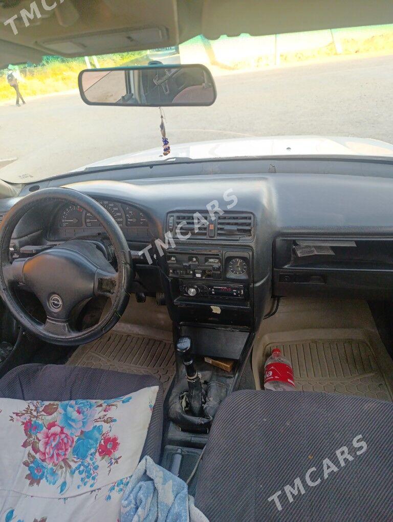 Opel Vectra 1990 - 24 000 TMT - Mary - img 8