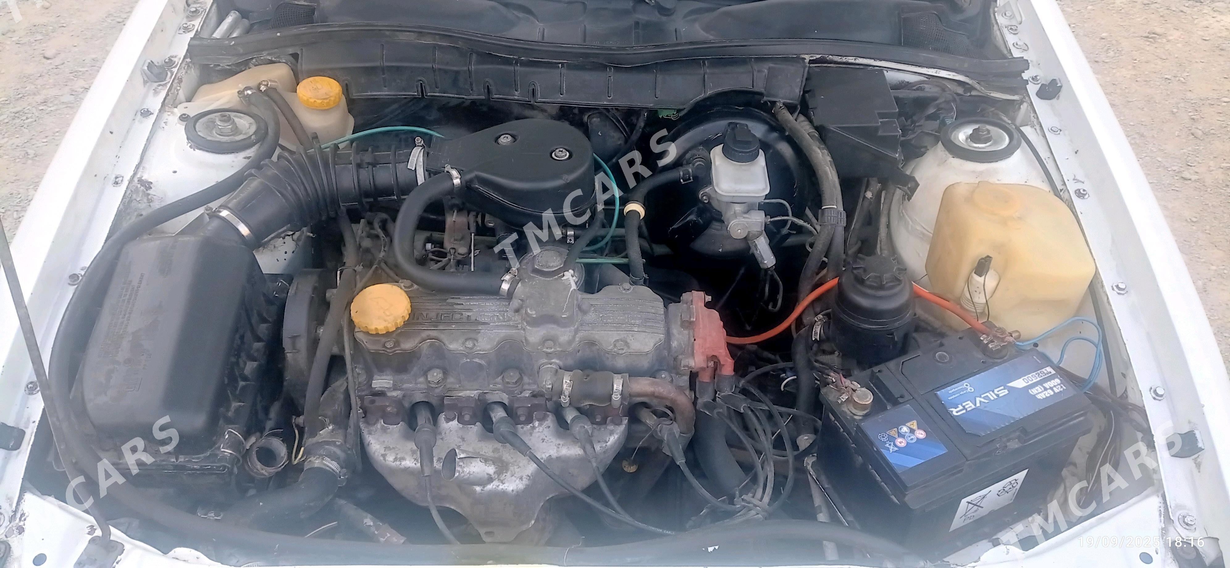 Opel Vectra 1992 - 33 000 TMT - Бахарден - img 5