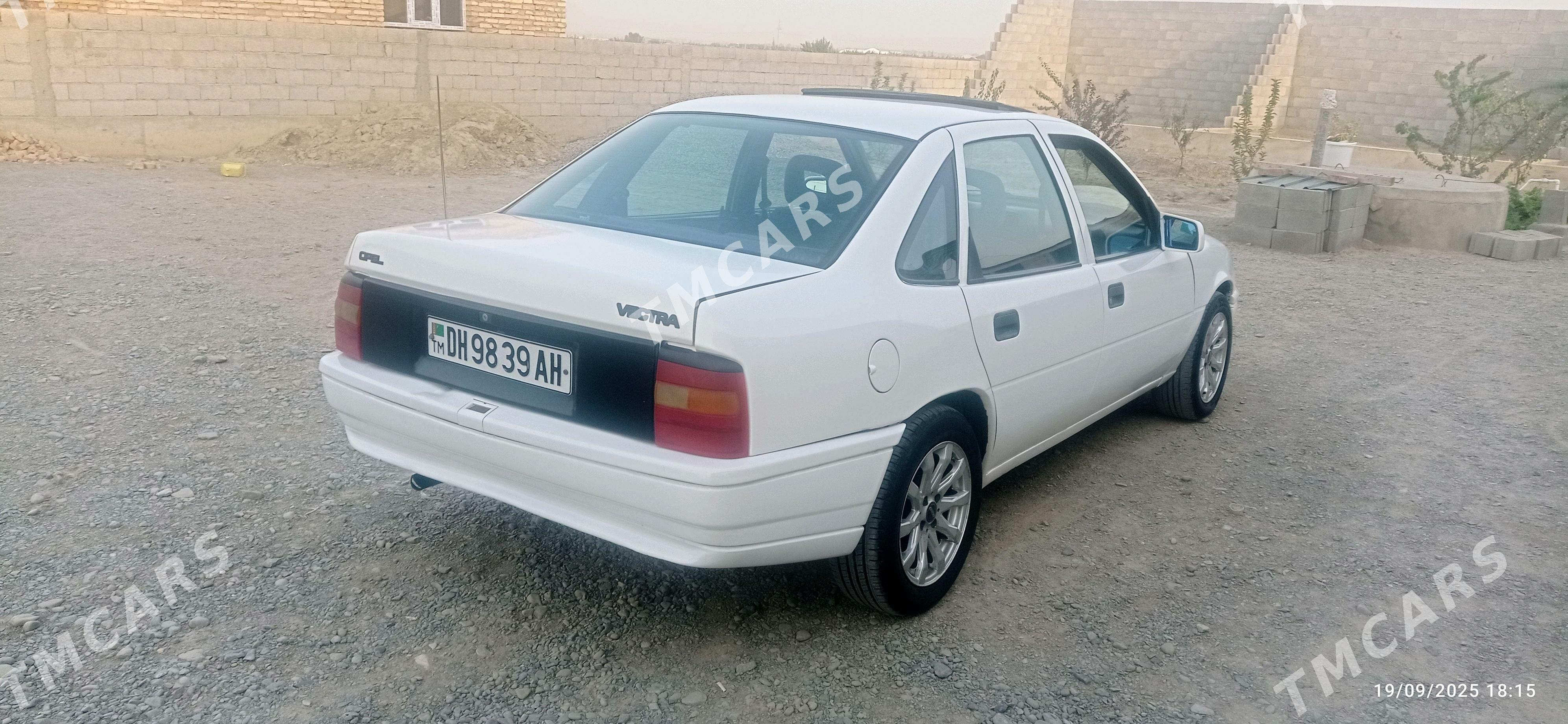 Opel Vectra 1992 - 33 000 TMT - Бахарден - img 4