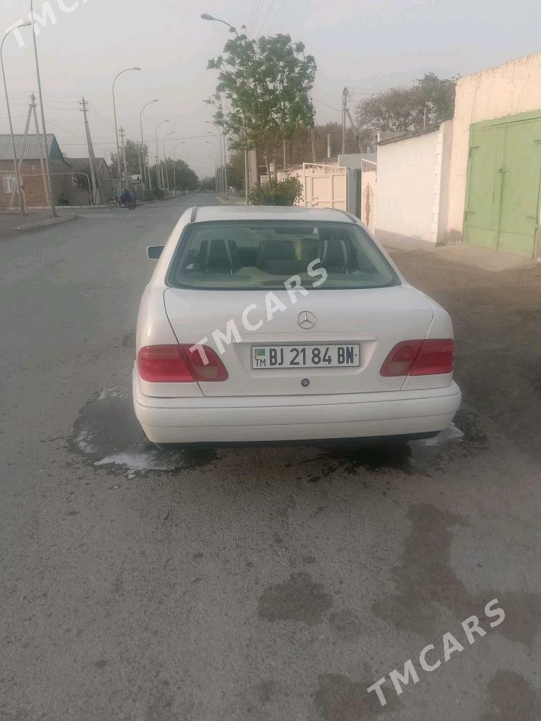 Mercedes-Benz E320 1998 - 90 000 TMT - Берекет - img 5