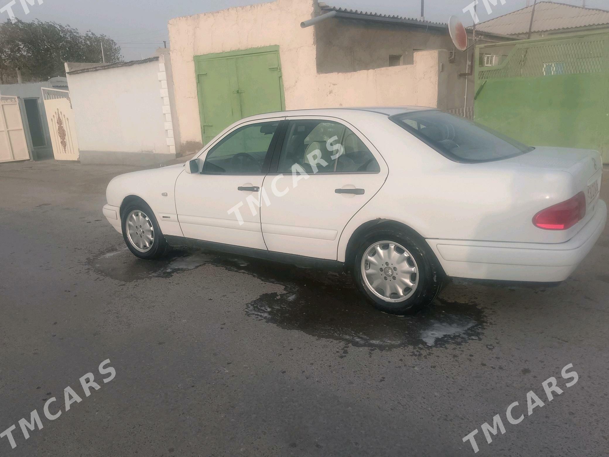 Mercedes-Benz E320 1998 - 90 000 TMT - Берекет - img 4