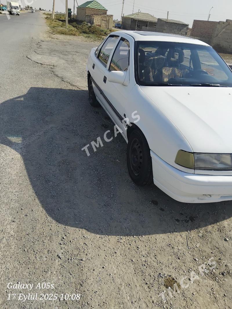 Opel Vectra 1990 - 25 000 TMT - Бахарден - img 1