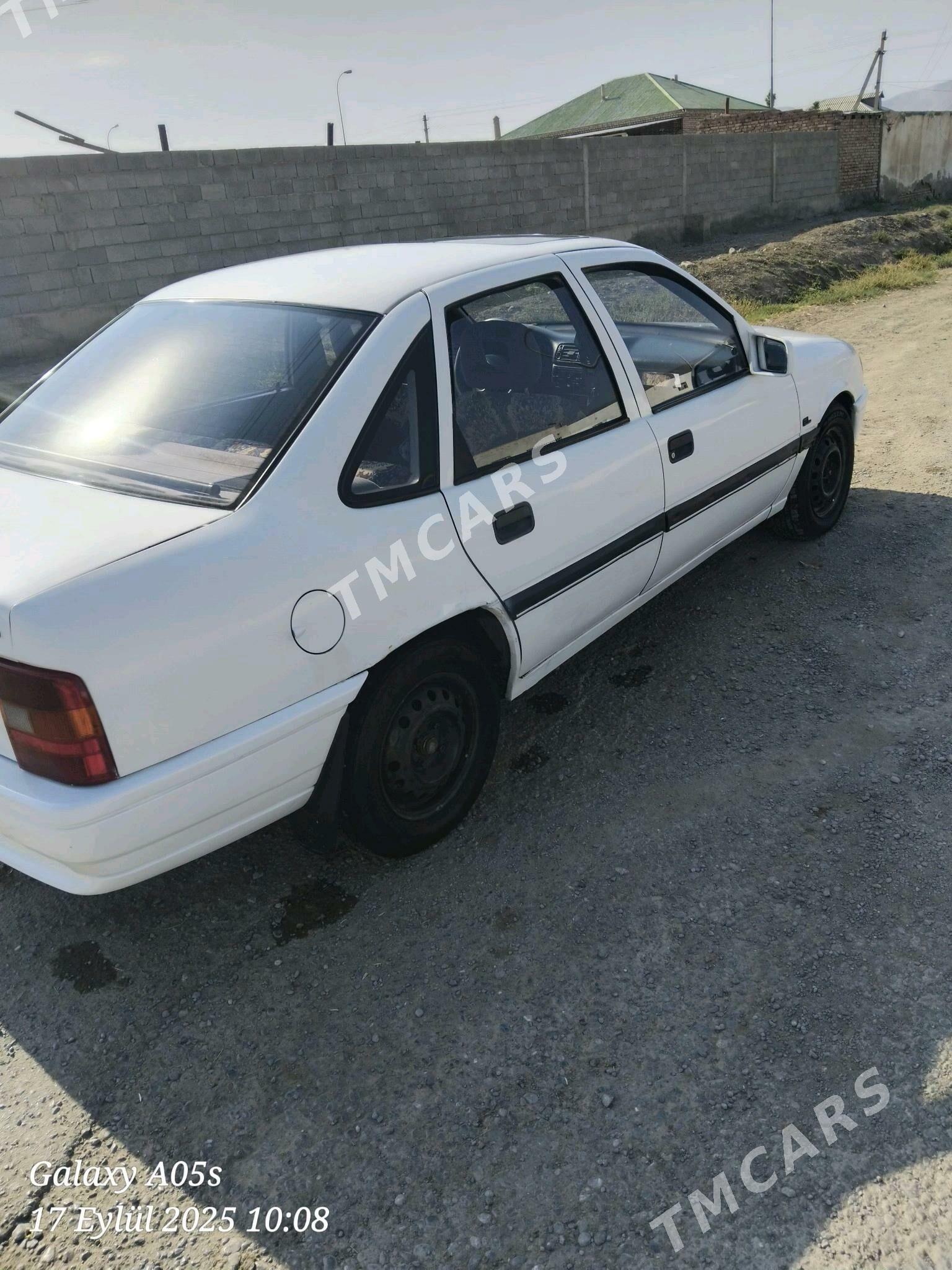 Opel Vectra 1990 - 25 000 TMT - Бахарден - img 2