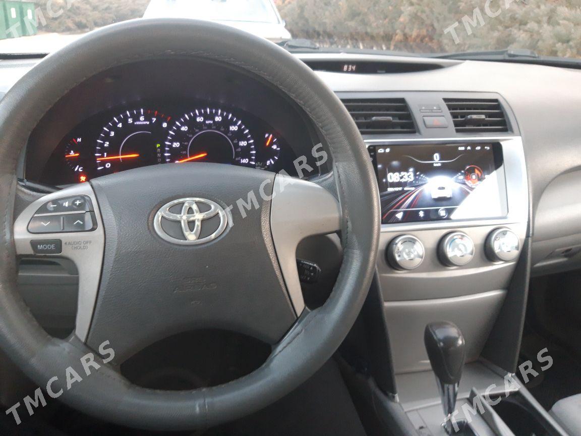 Toyota Camry 2010 - 180 000 TMT - Дашогуз - img 3