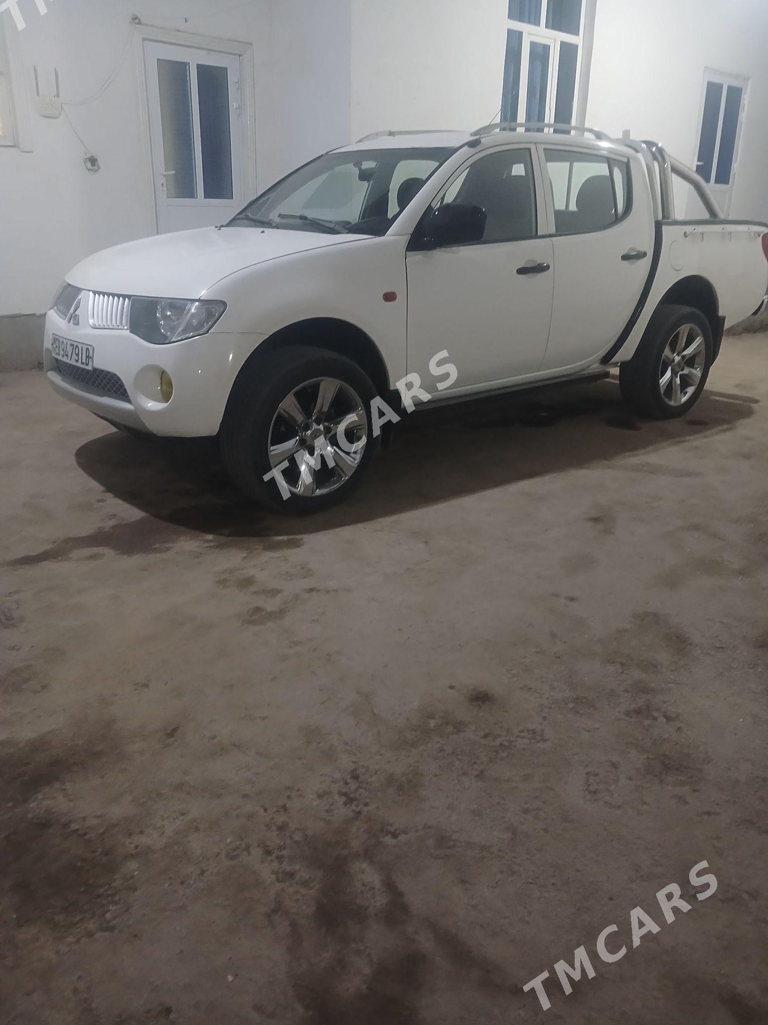 Mitsubishi L200 2009 - 160 000 TMT - Sakar - img 1
