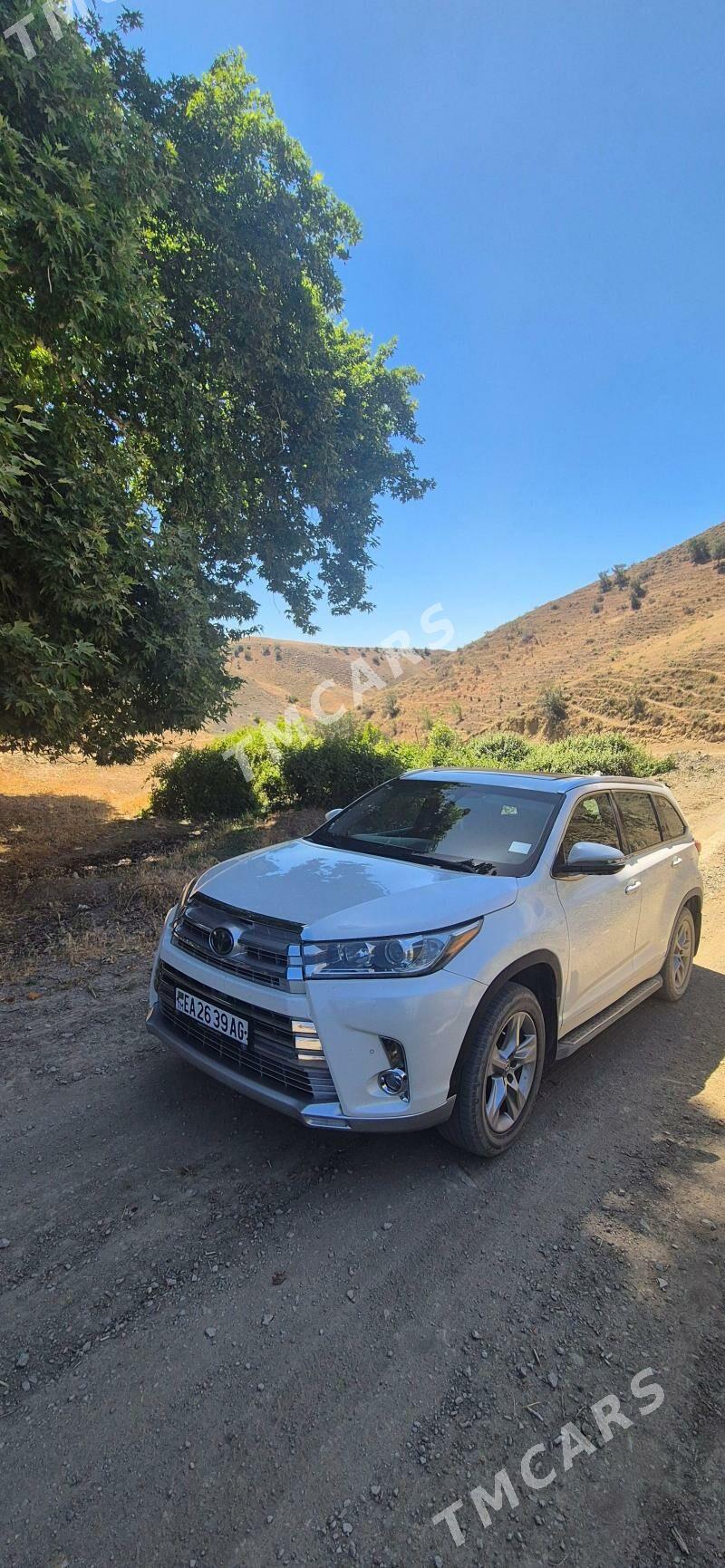 Toyota Highlander 2018 - 420 000 TMT - Atatürk köç. - img 3