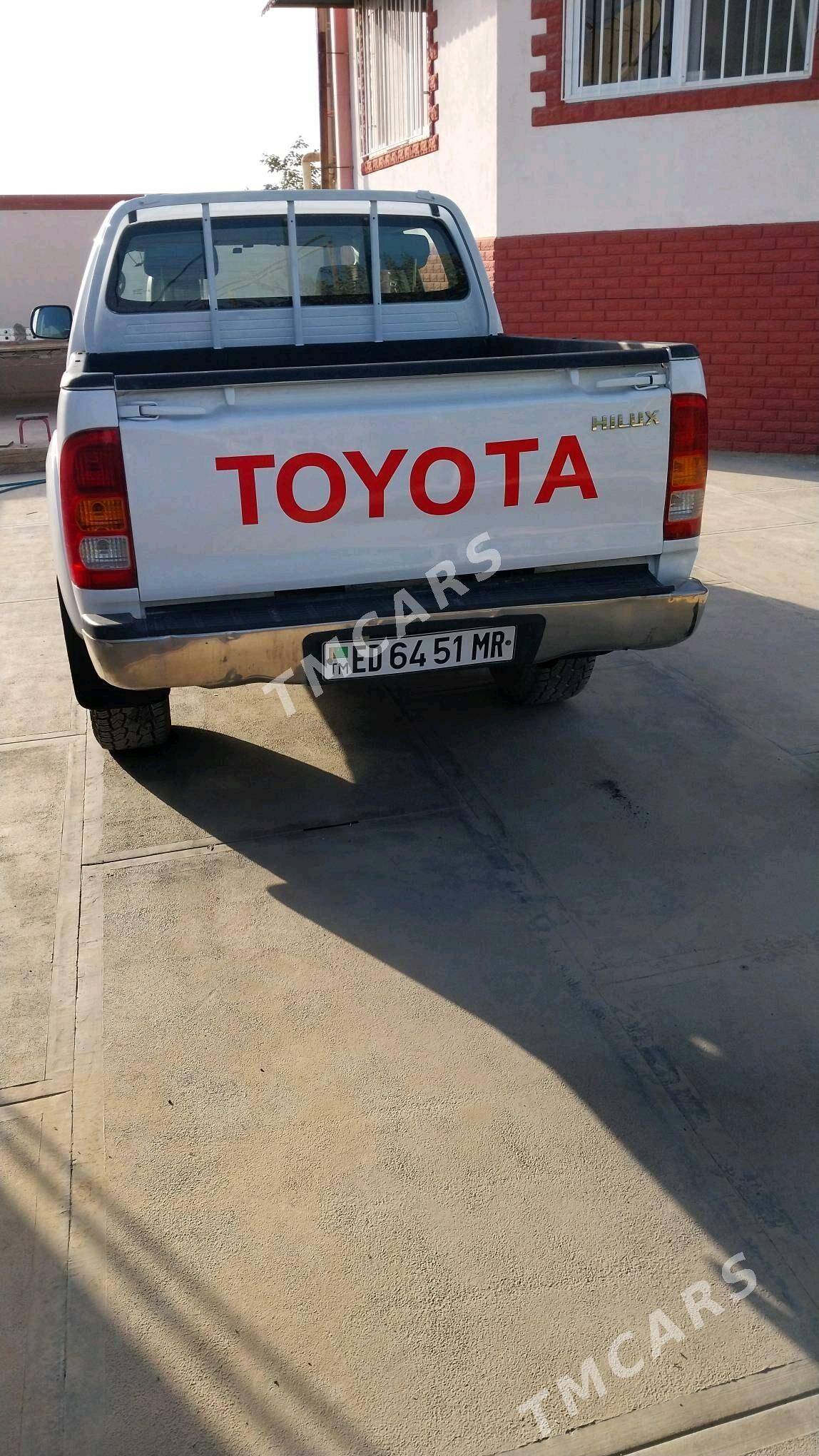 Toyota Hilux 2008 - 240 000 TMT - Мары - img 4