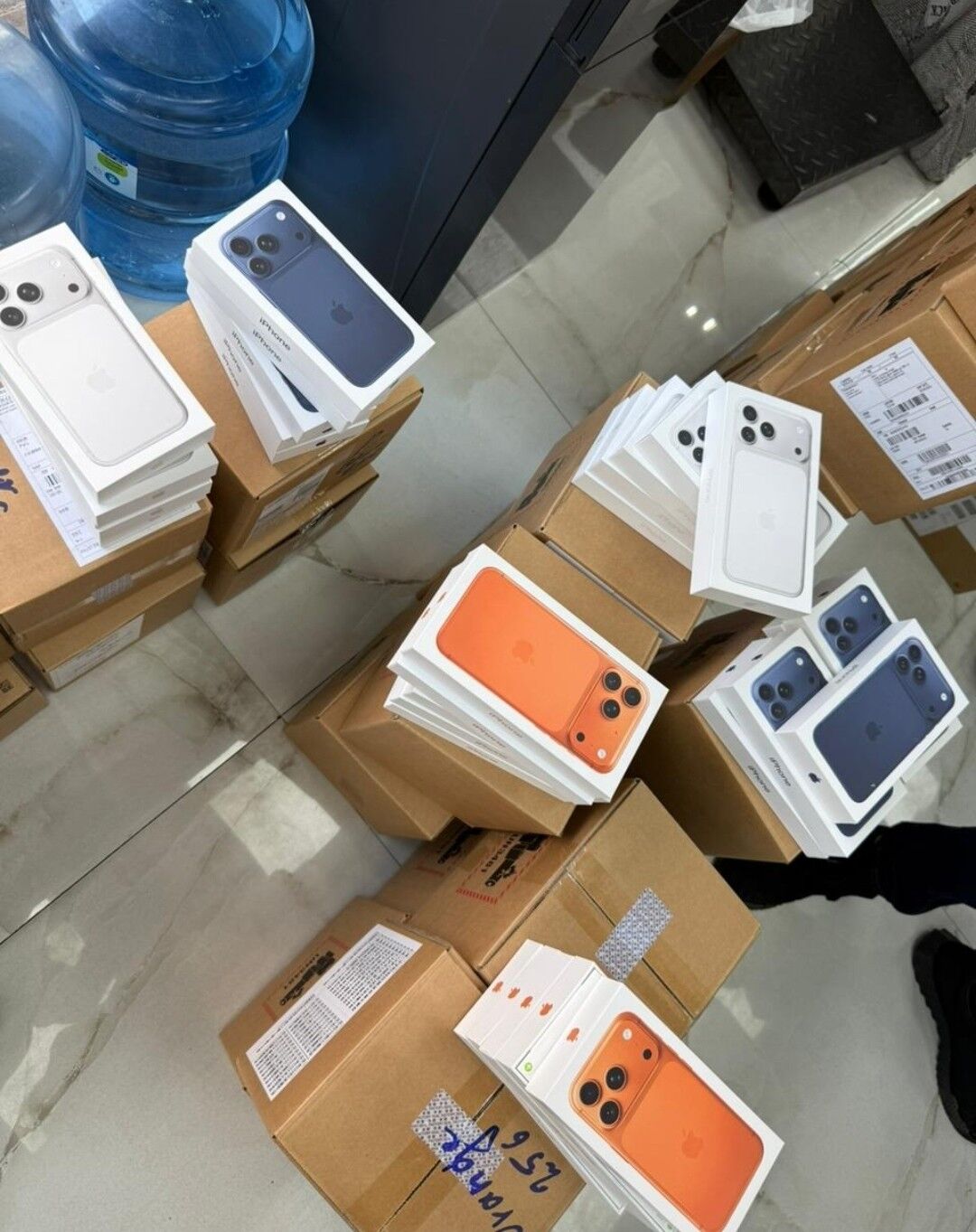 Iphone 17pro - Garaşsyzlygyň 15 ýyllygy Söwda Merkezi - img 2