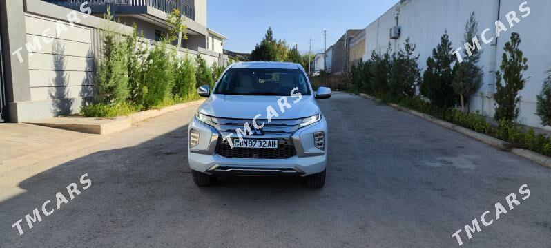 Mitsubishi Pajero 2020 - 415 000 TMT - Анев - img 1