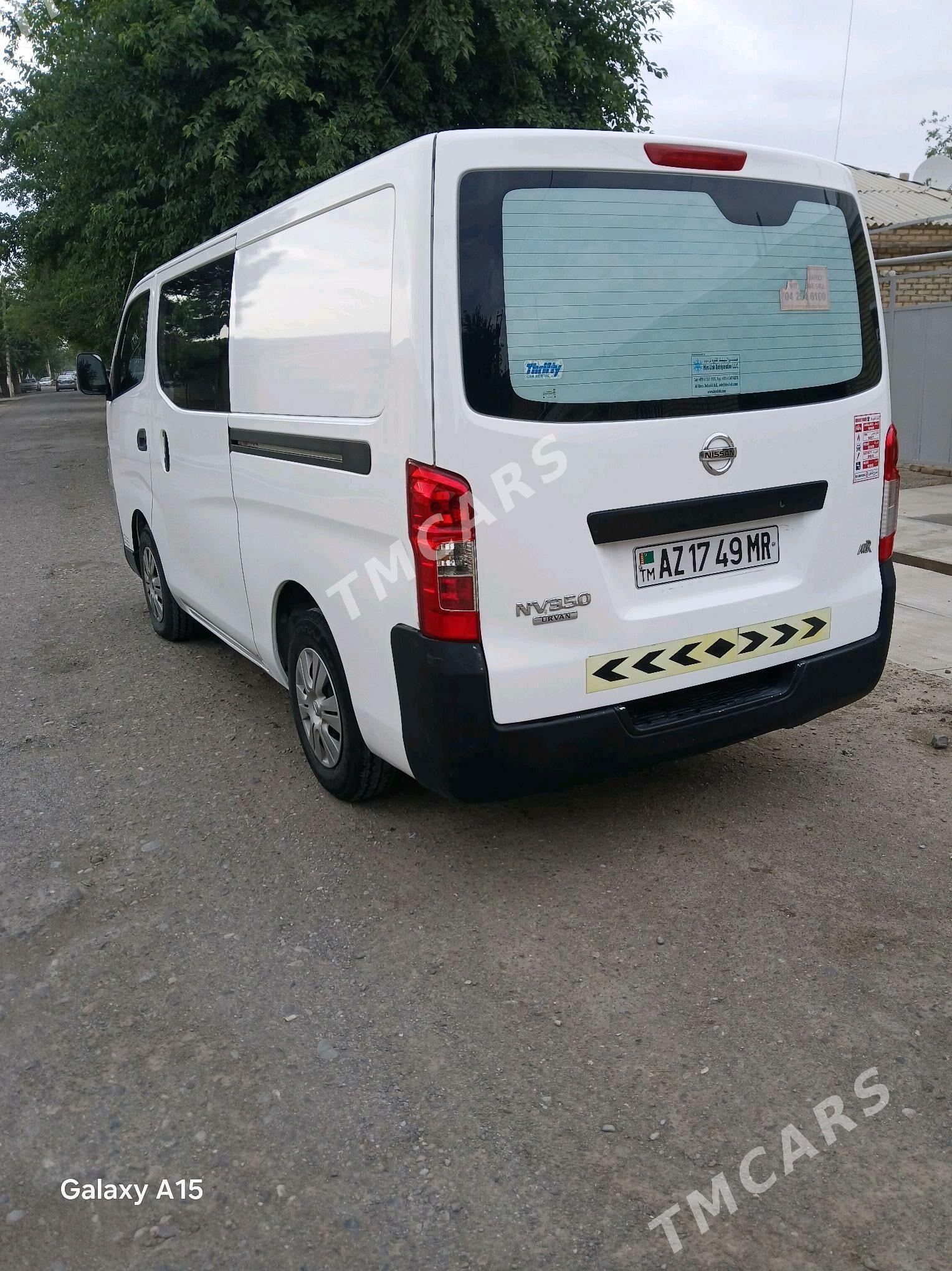Nissan Urvan 2020 - 365 000 TMT - Mary - img 2