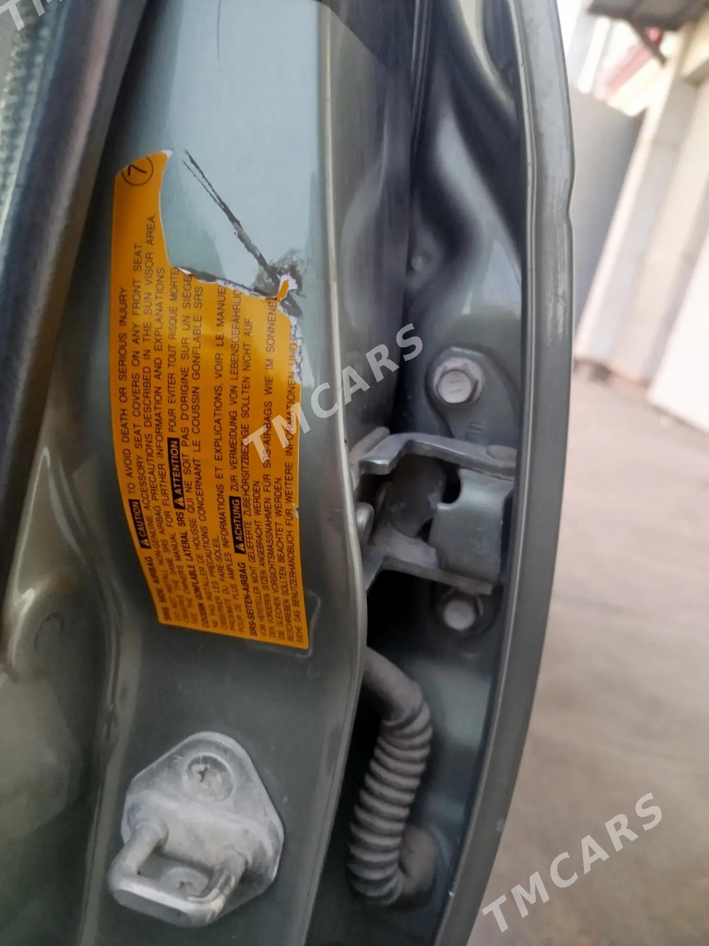 Toyota Avensis 2001 - 75 000 TMT - Чарджоу - img 2