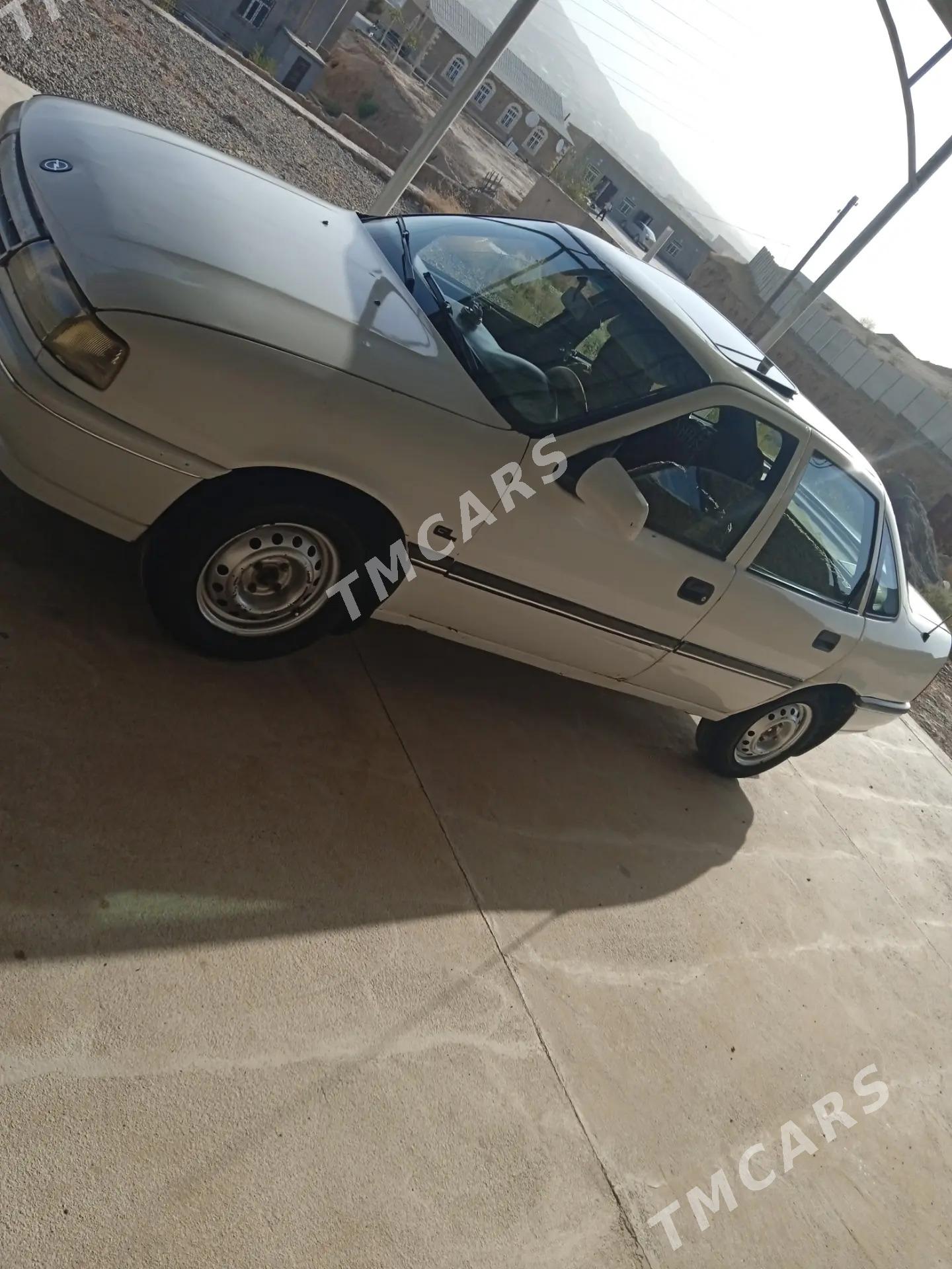 Opel Vectra 1989 - 30 000 TMT - Магданлы - img 5