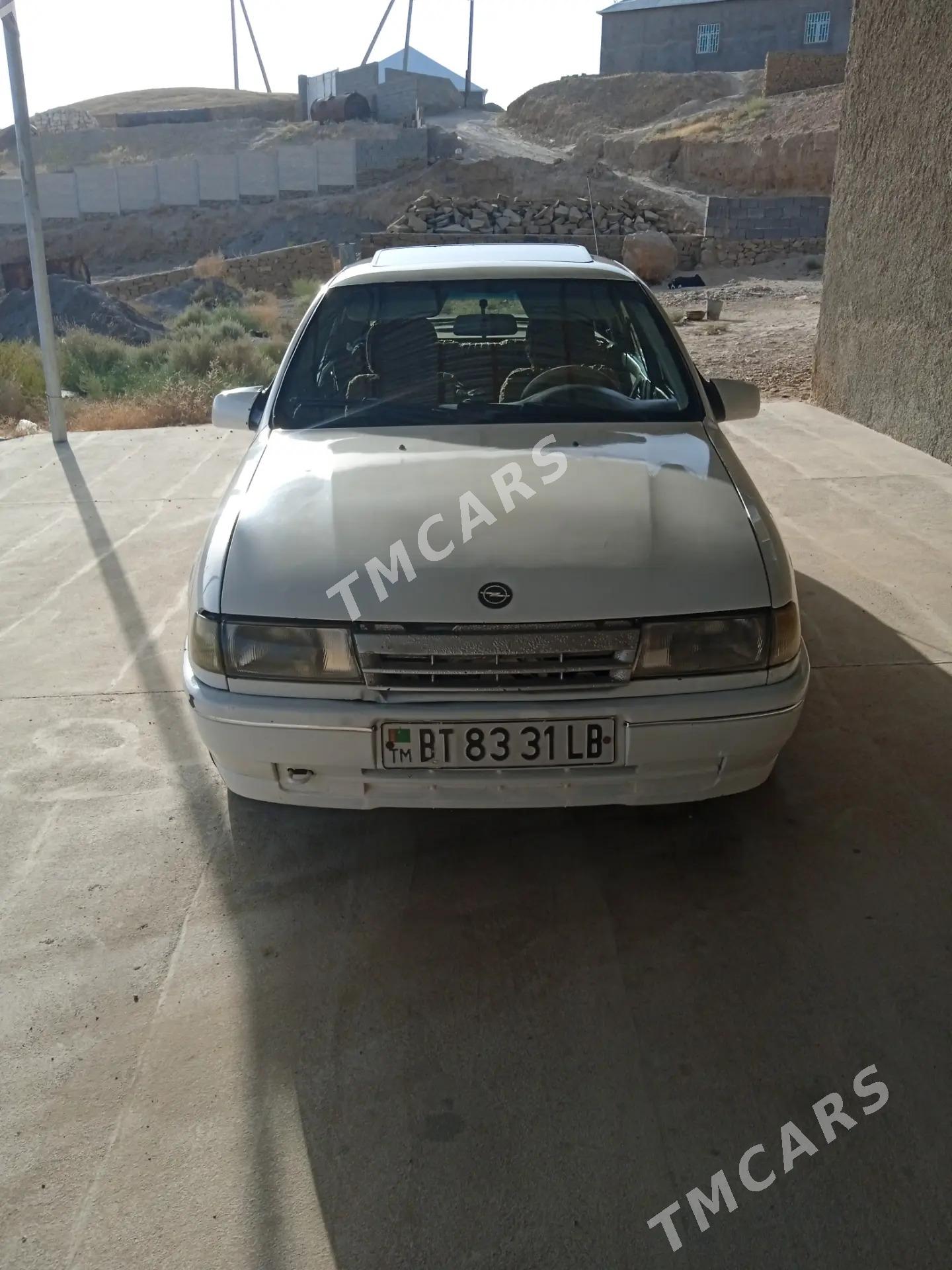 Opel Vectra 1989 - 30 000 TMT - Магданлы - img 3