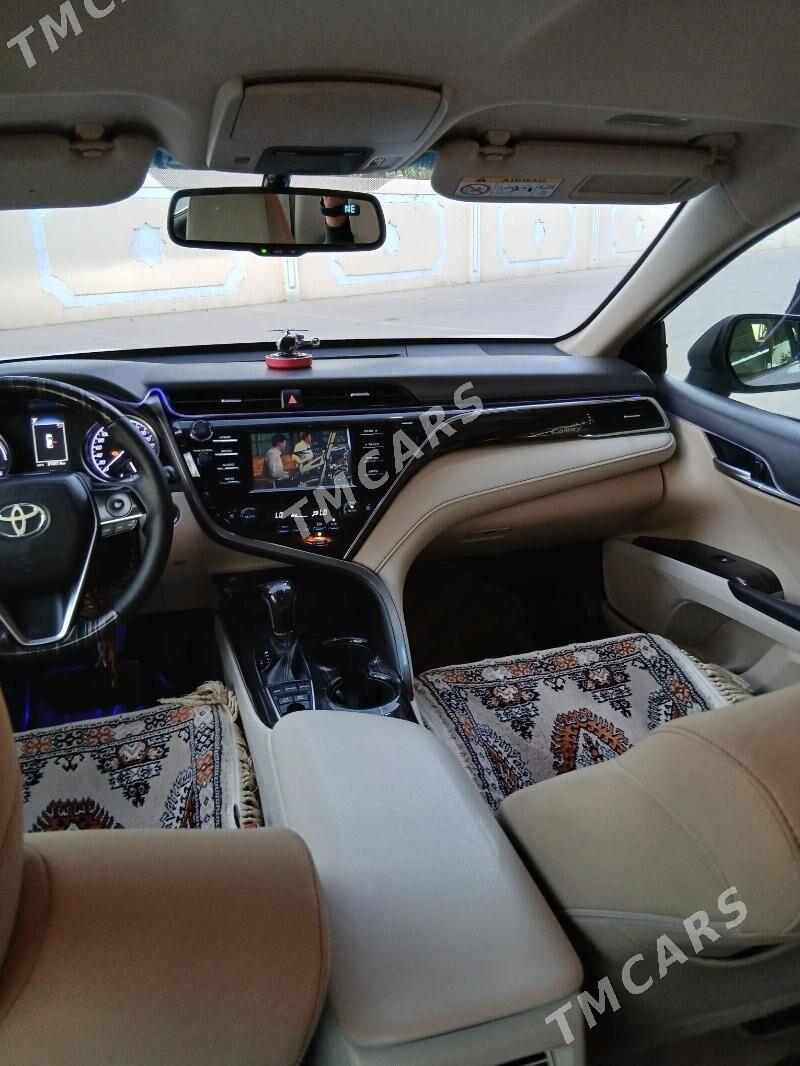 Toyota Camry 2018 - 240 000 TMT - Байрамали - img 9