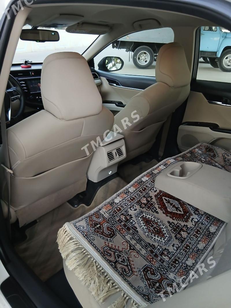 Toyota Camry 2018 - 240 000 TMT - Байрамали - img 8