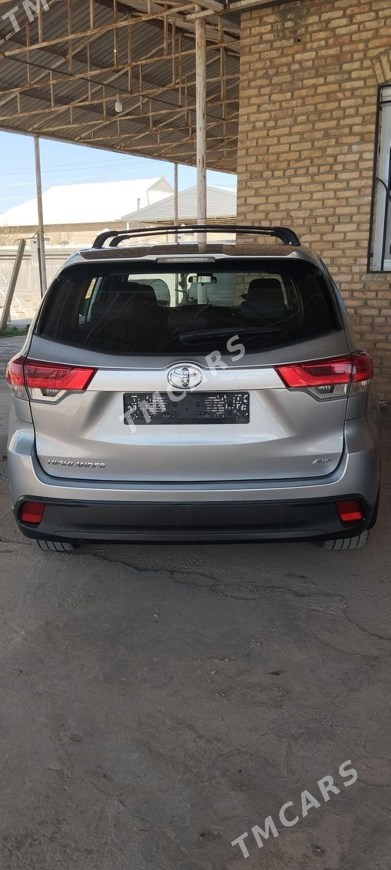 Toyota Highlander 2019 - 380 000 TMT - Мары - img 2
