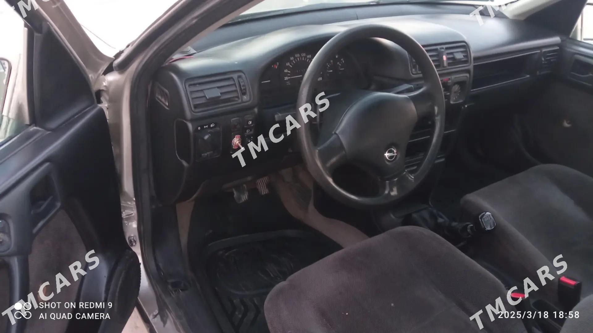 Opel Vectra 1991 - 31 000 TMT - Фарап - img 2