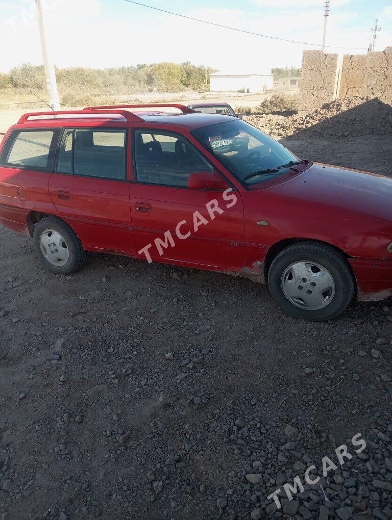 Opel Astra 1994 - 30 000 TMT - Болдумсаз - img 4