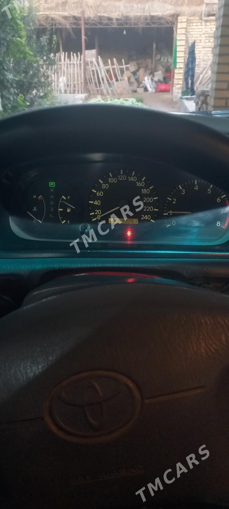 Toyota Camry 2000 - 140 000 TMT - Garabekewül - img 3