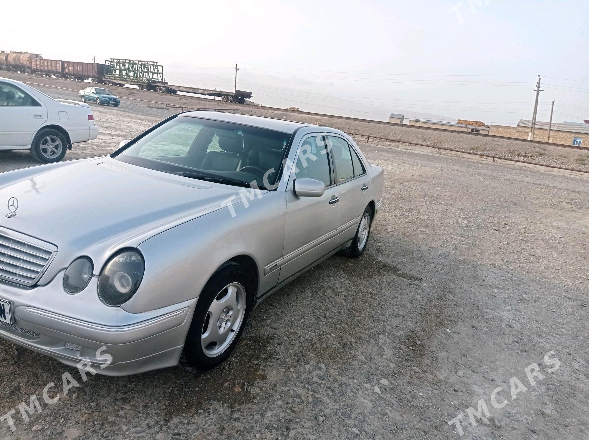 Mercedes-Benz E430 2001 - 120 000 TMT - Балканабат - img 2