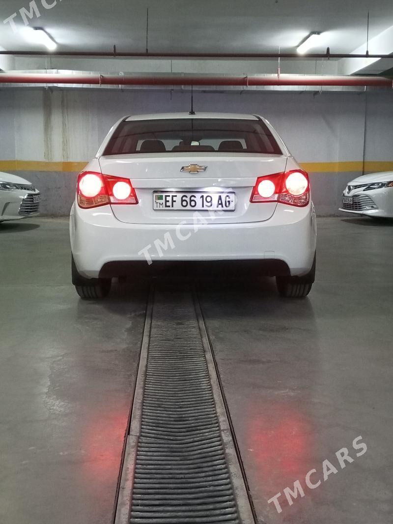 Chevrolet Cruze 2011 - 125 000 TMT - ул. Подвойского (Битарап Туркменистан шаёлы) - img 2