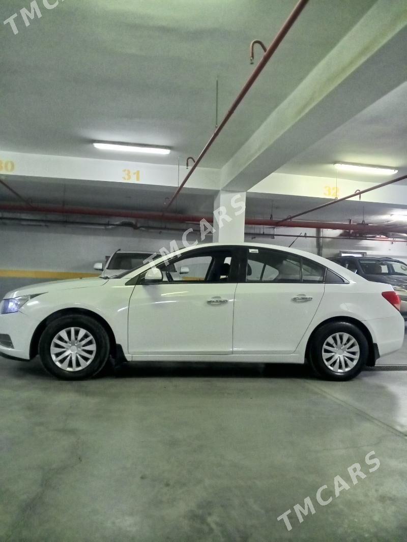 Chevrolet Cruze 2011 - 125 000 TMT - ул. Подвойского (Битарап Туркменистан шаёлы) - img 5