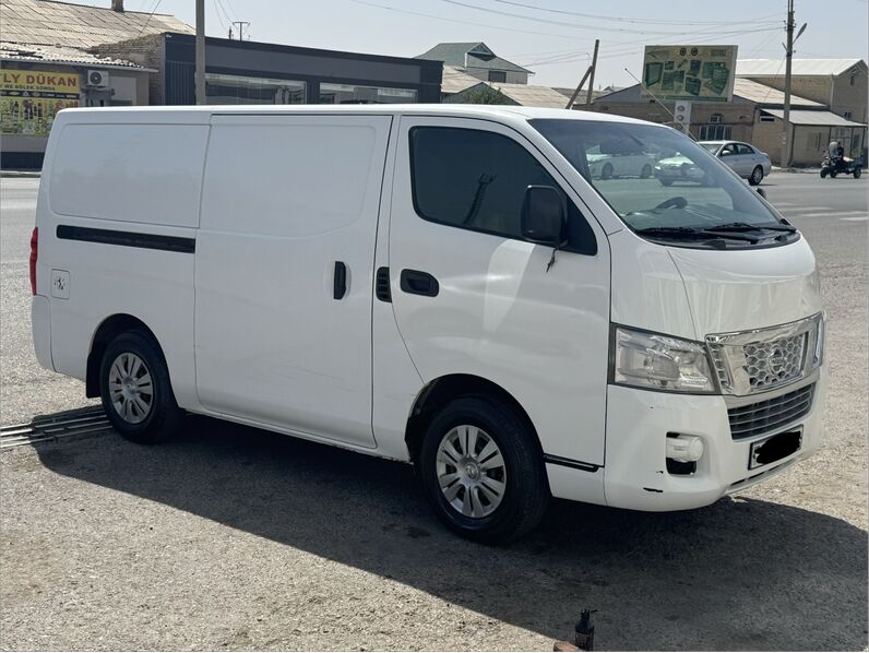 Nissan Urvan 2015 - 230 000 TMT - Мары - img 2