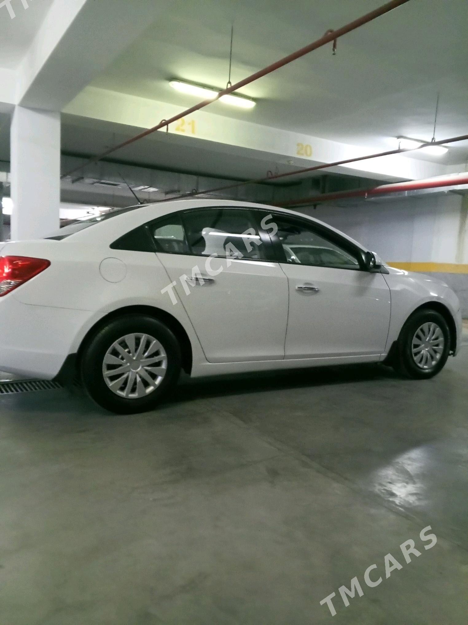 Chevrolet Cruze 2011 - 125 000 TMT - ул. Подвойского (Битарап Туркменистан шаёлы) - img 7
