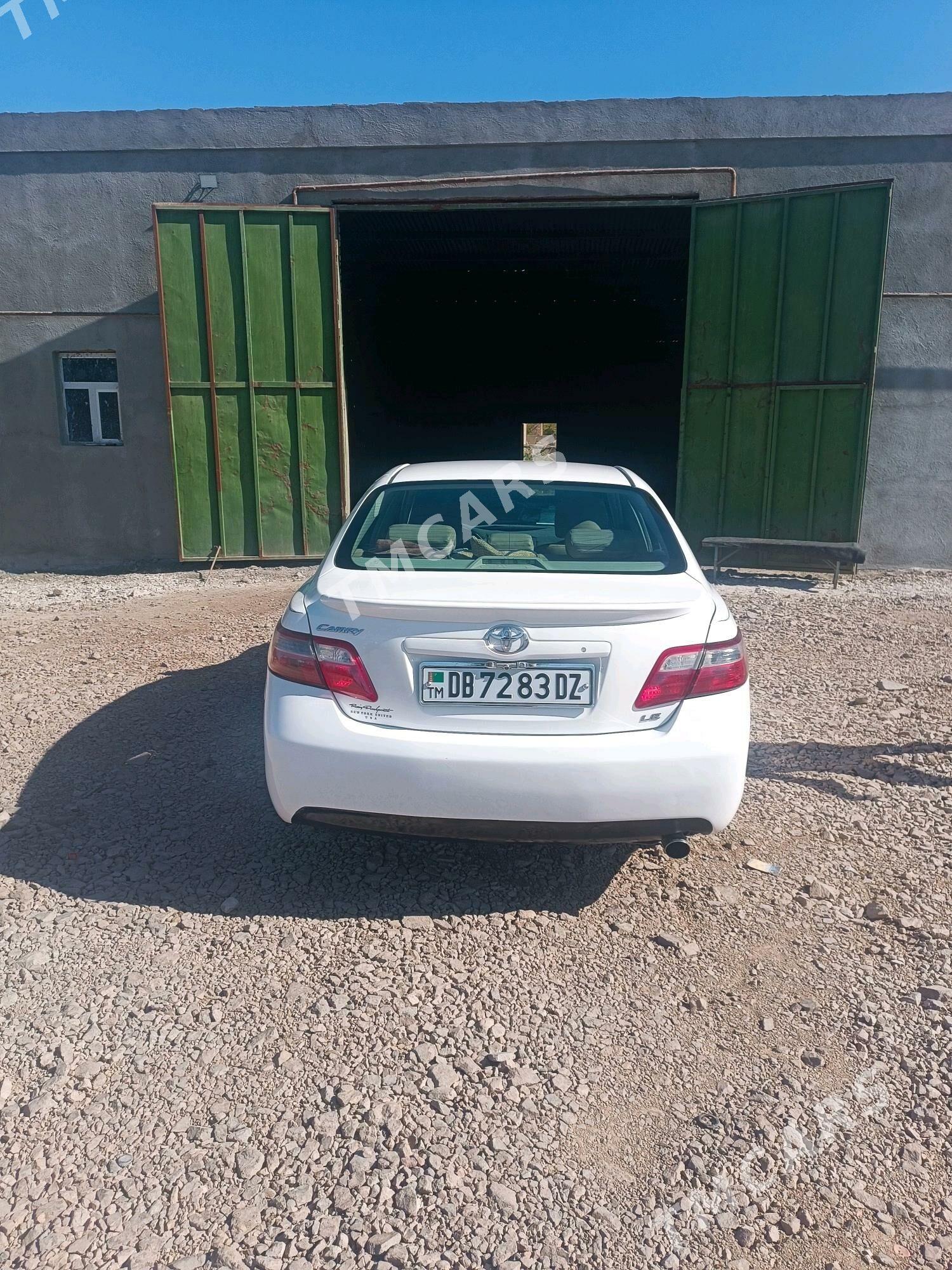 Toyota Camry 2007 - 135 000 TMT - Дашогуз - img 2
