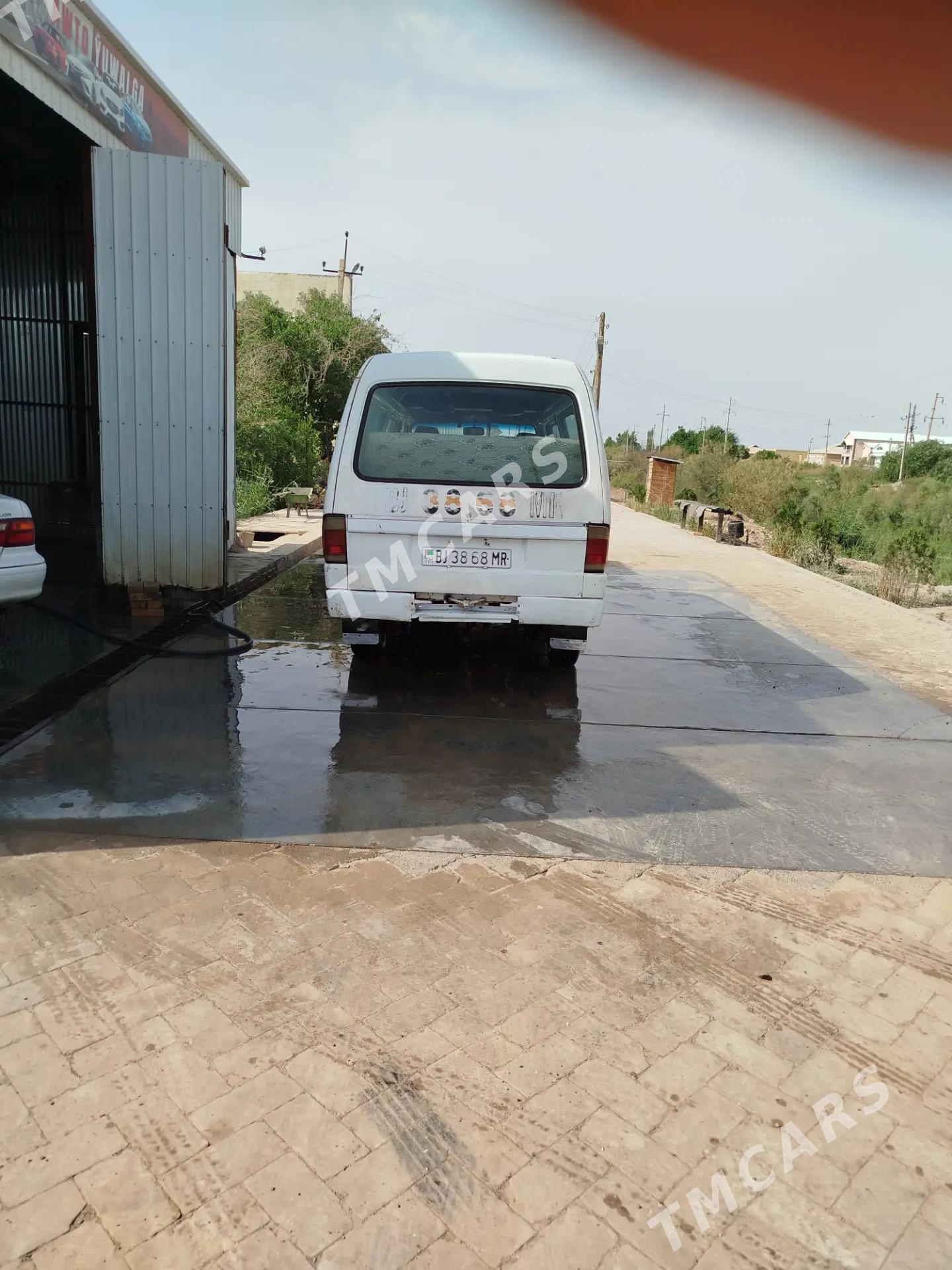 Toyota Hiace 1990 - 30 000 TMT - Каракумский этрап - img 3