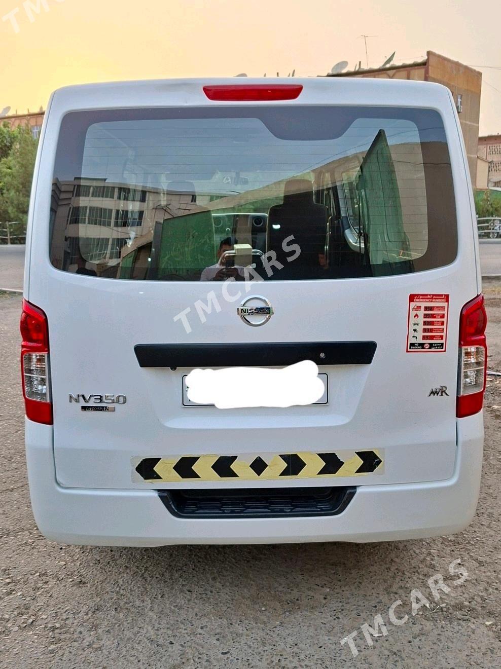 Nissan Urvan 2021 - 340 000 TMT - Мары - img 5