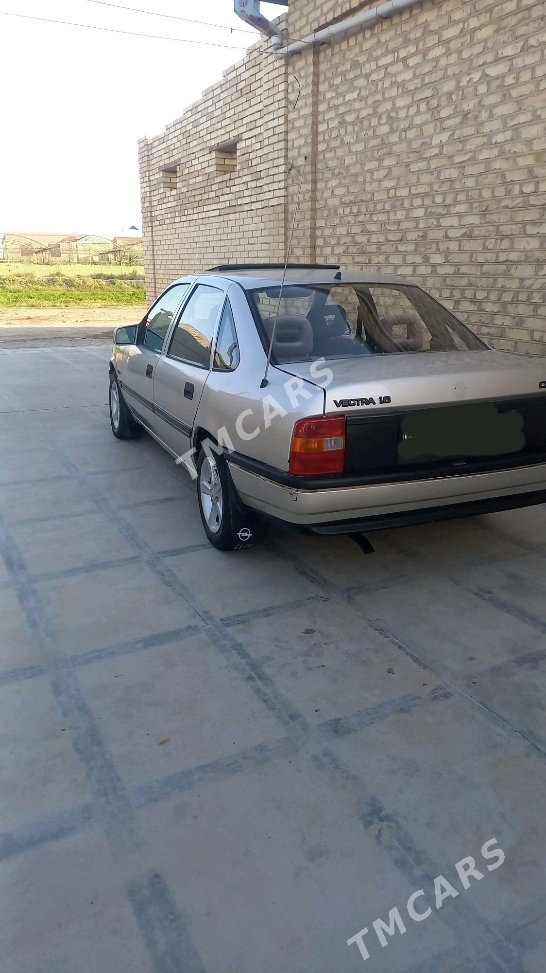 Opel Vectra 1992 - 30 000 TMT - Mary - img 3