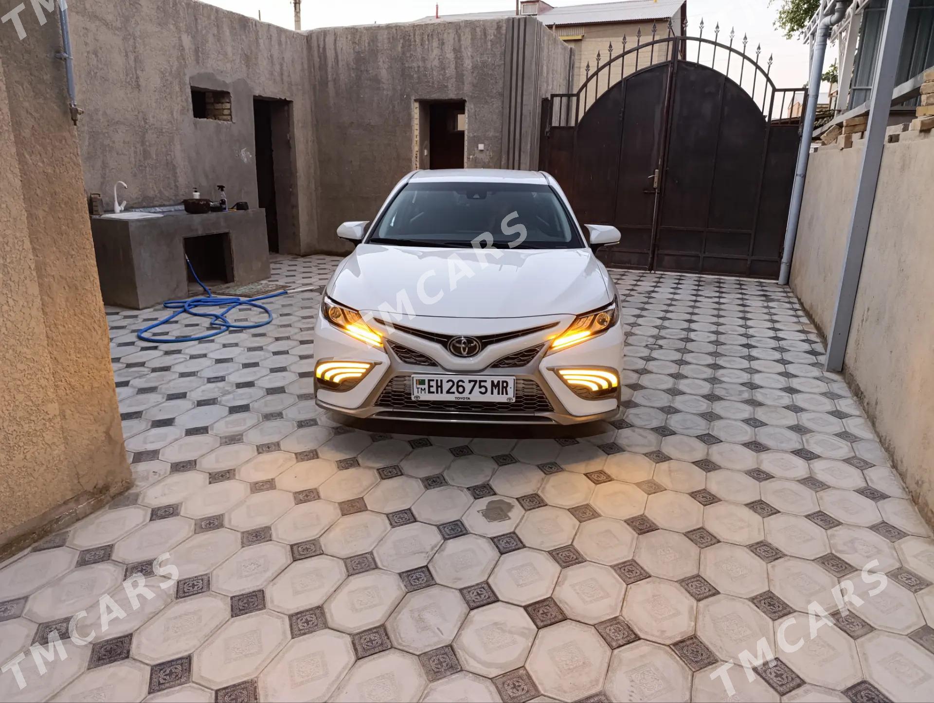 Toyota Camry 2022 - 320 000 TMT - Şatlyk - img 8