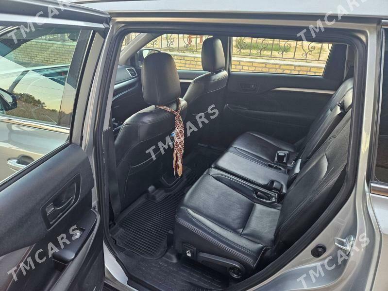 Toyota Highlander 2019 - 420 000 TMT - Байрамали - img 10