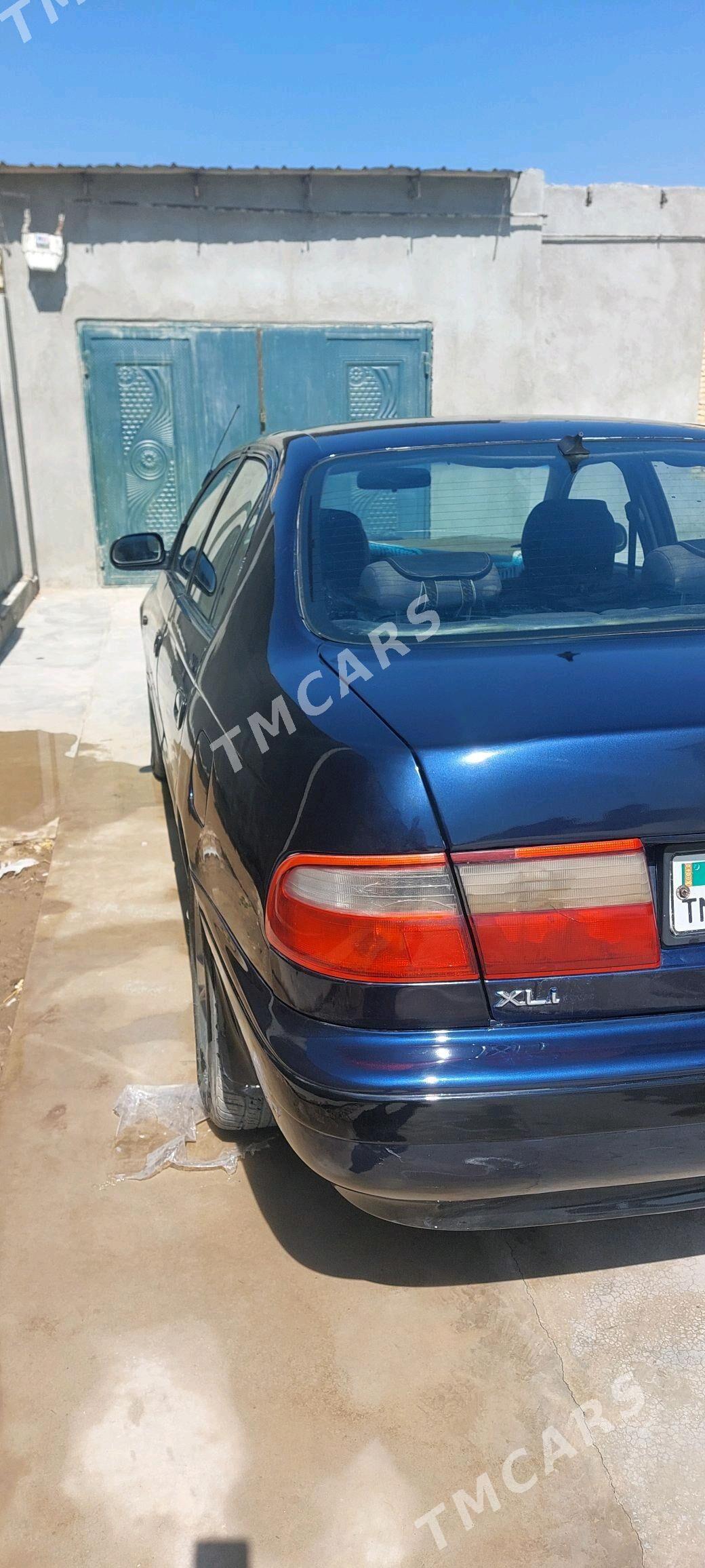 Toyota Carina 1995 - 70 000 TMT - Сейди - img 7