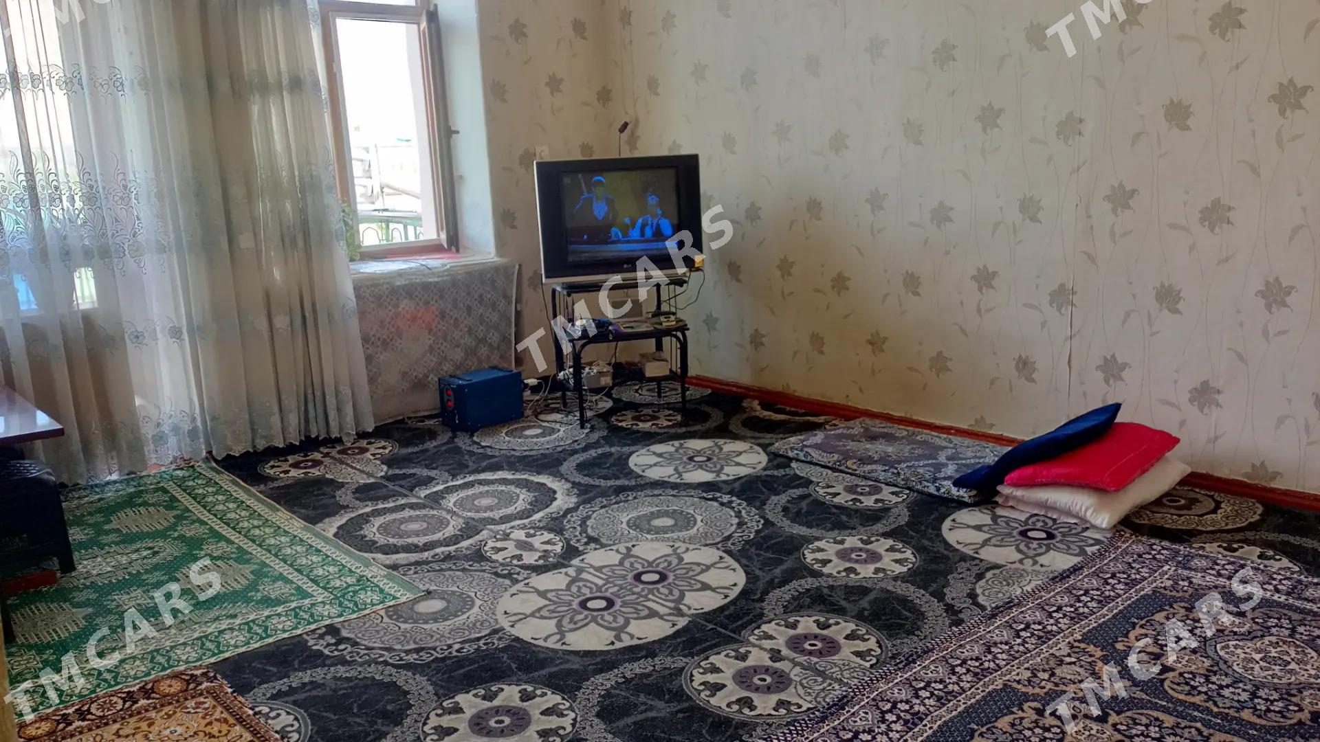 2 ком 2 этаж малый тихий двор - Türkmenbaşy - img 4
