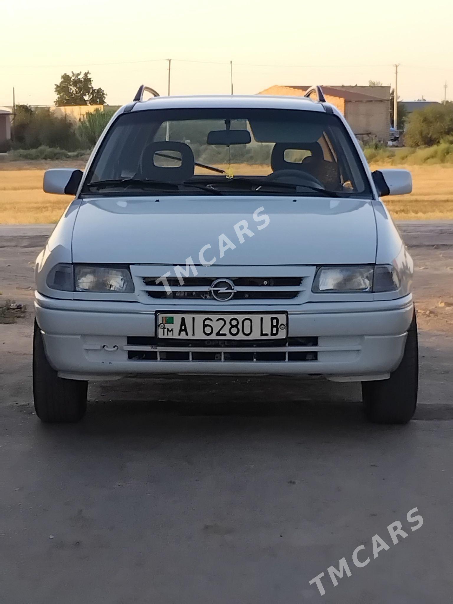 Opel Astra 1993 - 65 000 TMT - Сакар - img 4