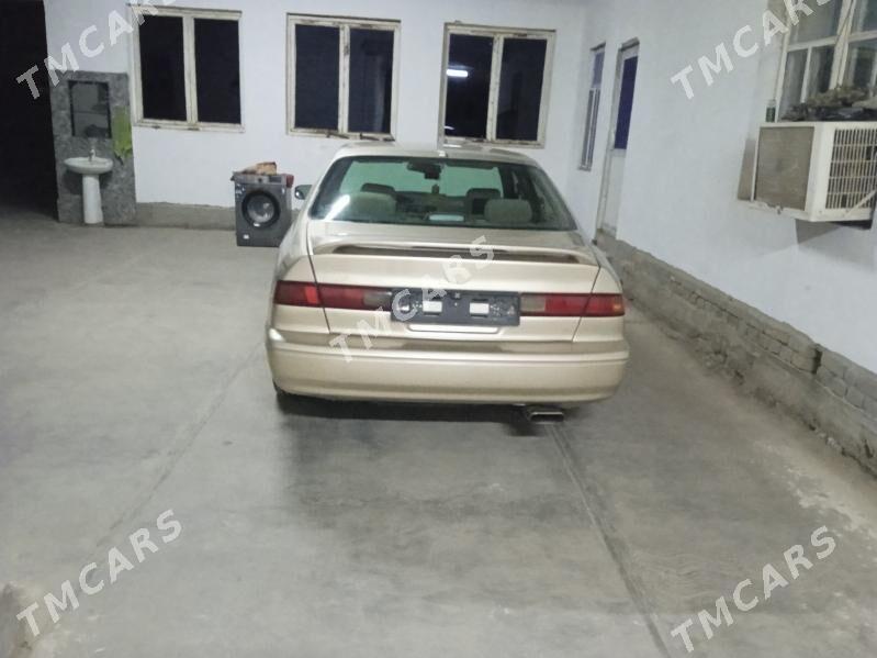 Toyota Camry 1998 - 125 000 TMT - Дянев - img 3