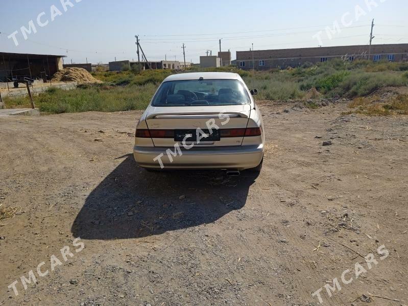 Toyota Camry 1998 - 125 000 TMT - Дянев - img 6