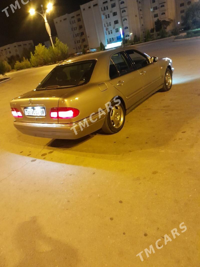 Mercedes-Benz E320 1999 - 102 000 TMT - Балканабат - img 7