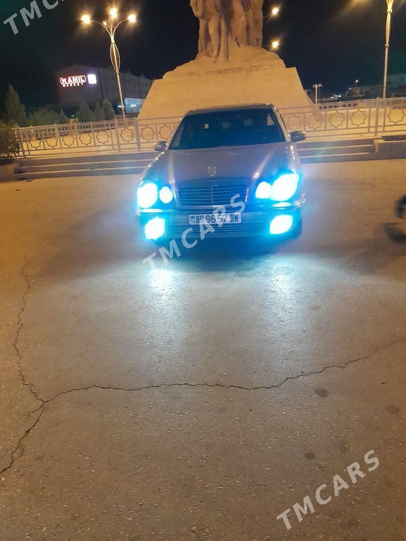 Mercedes-Benz E320 1999 - 102 000 TMT - Балканабат - img 9