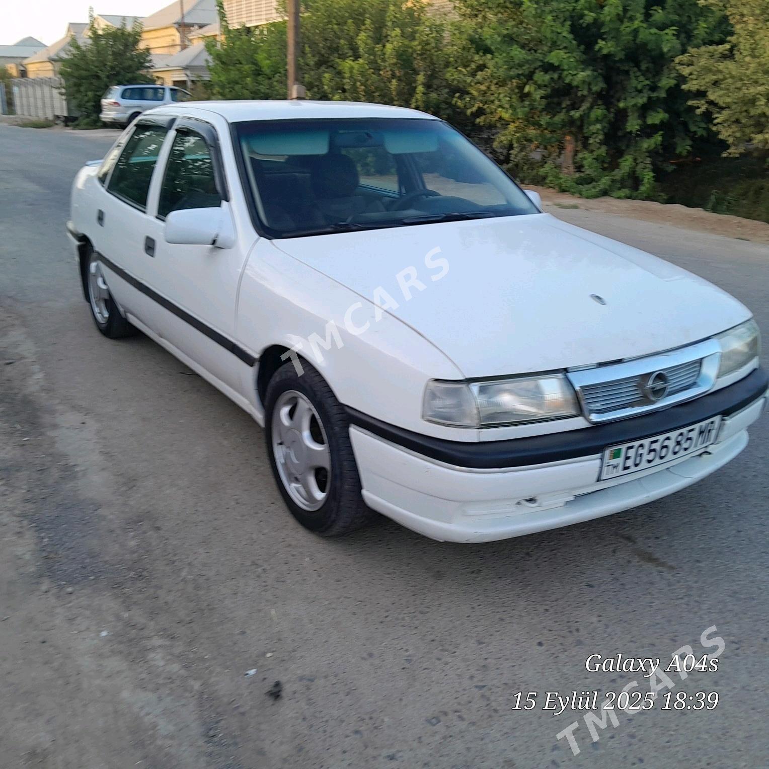 Opel Vectra 1990 - 28 000 TMT - Мары - img 3