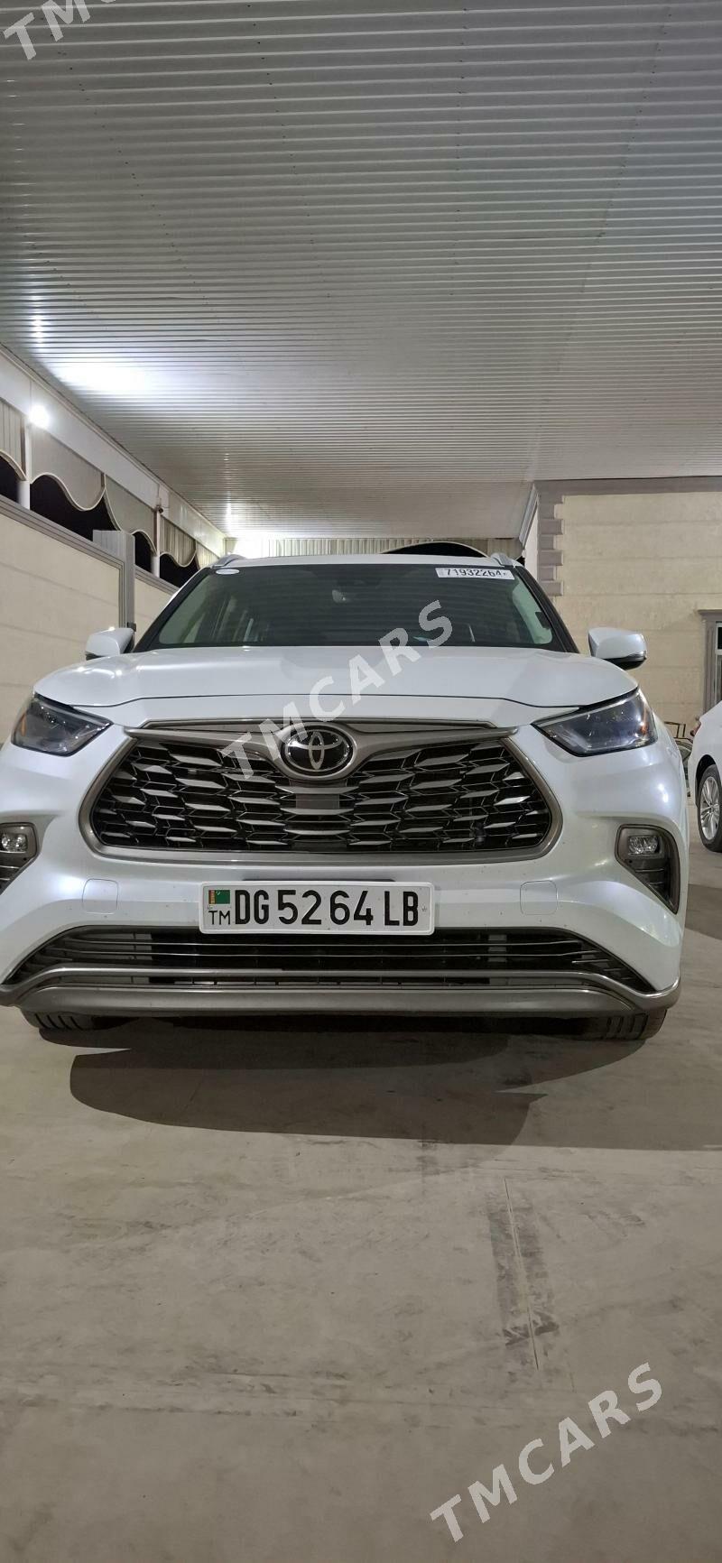 Toyota Highlander 2022 - 590 000 TMT - Saýat - img 5